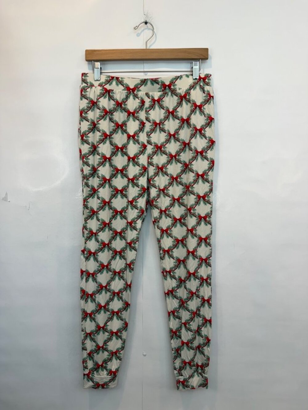 Kyte Christmas Holly Pine Bow Print Pajama Set Size Medium/Large Long Sleeve - Picture 3 of 4